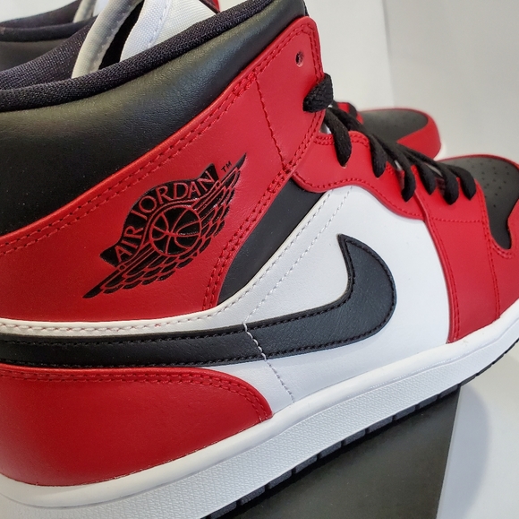 Air Jordan 1 mid Chicago toe - Picture 2 of 8